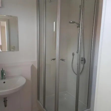 Bi Grete Voern دورنوم